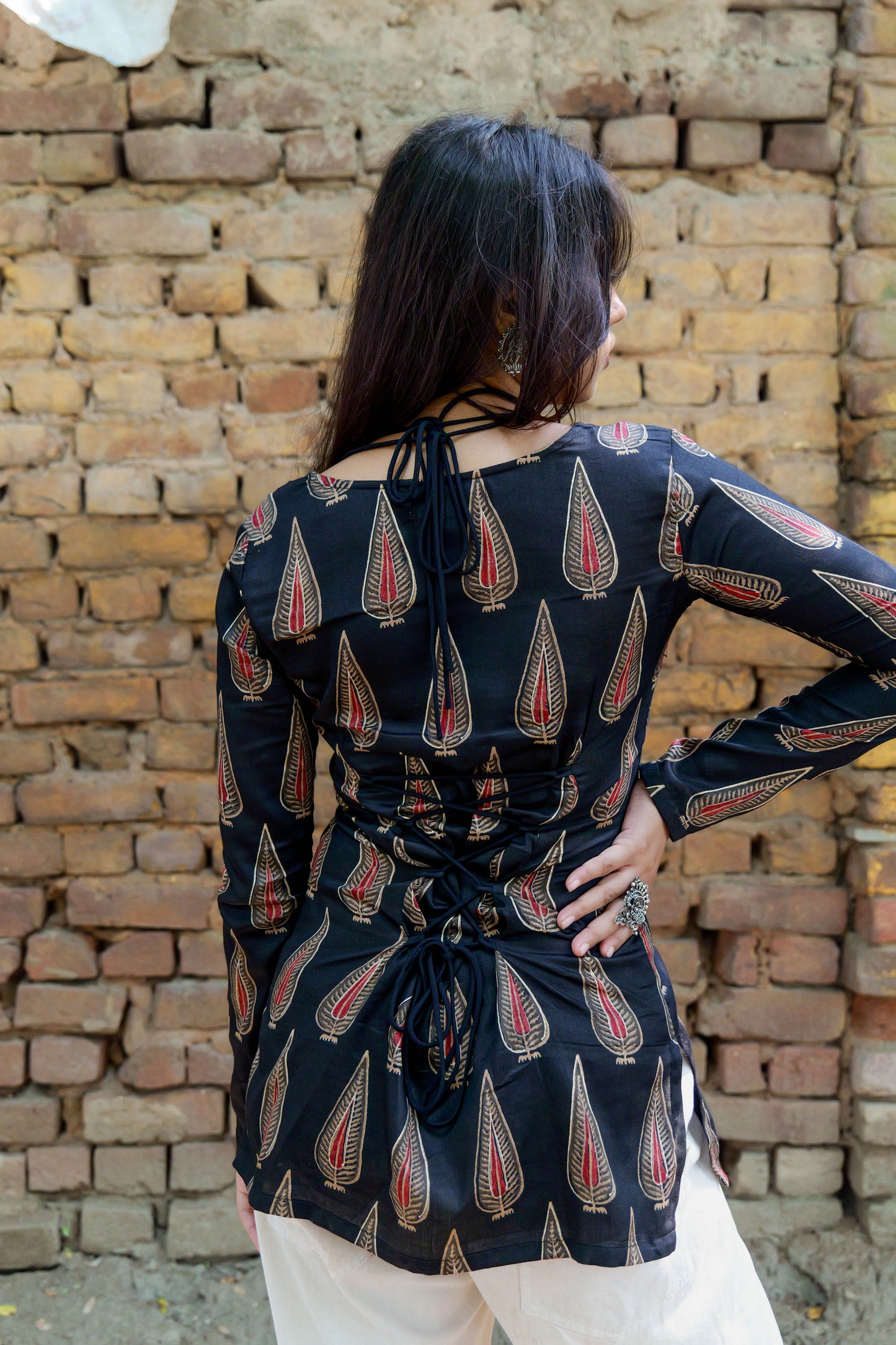 Sundri by Naari Street