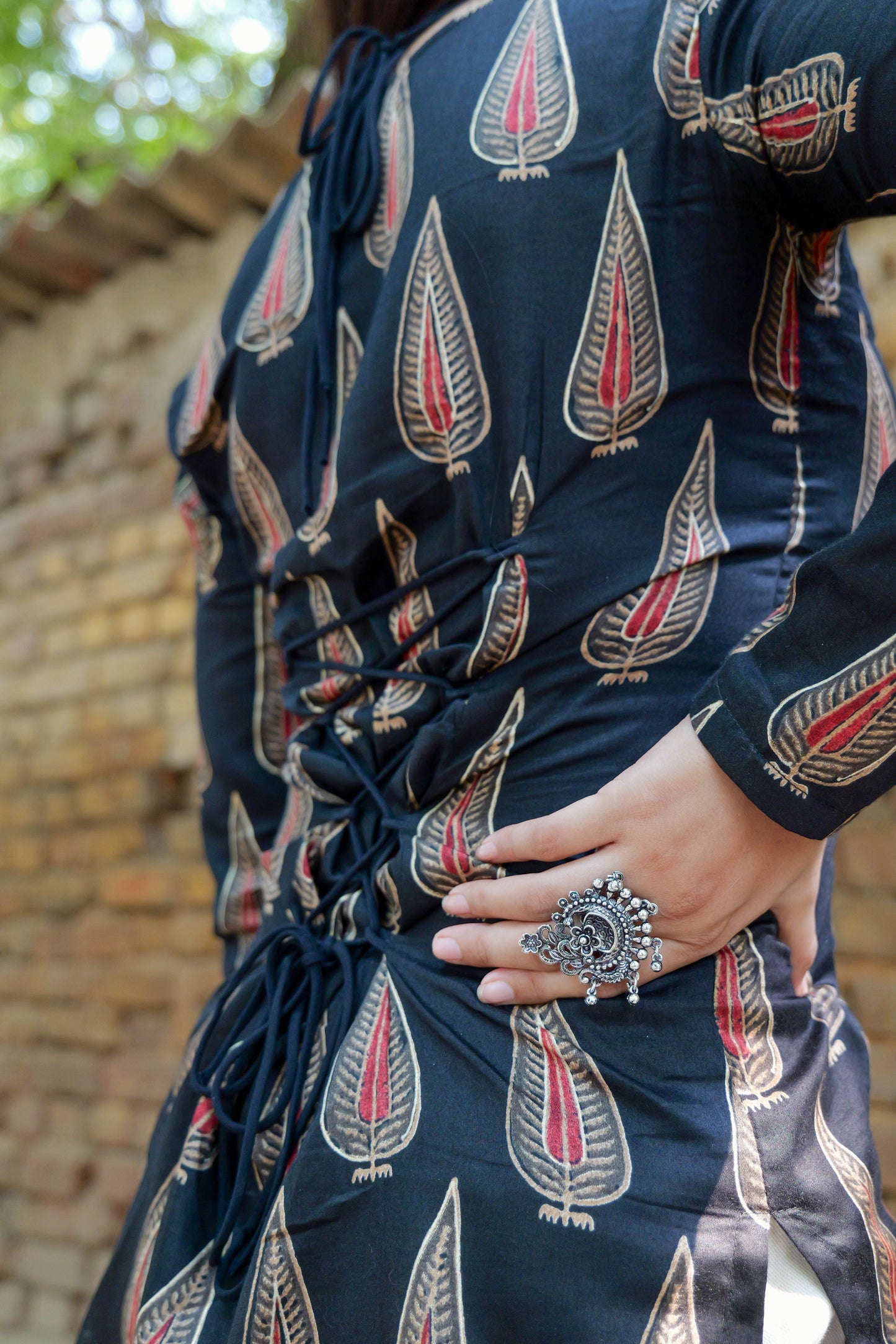 Sundri by Naari Street